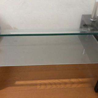 ガラステーブルの画像