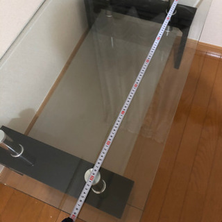 ガラステーブルの画像