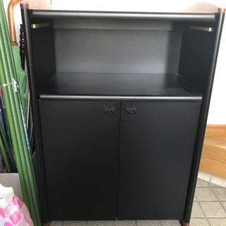 カリモク製の靴箱