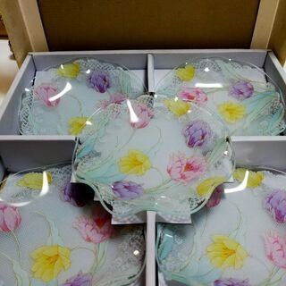 新品　ガラス皿　アマポーラ柄