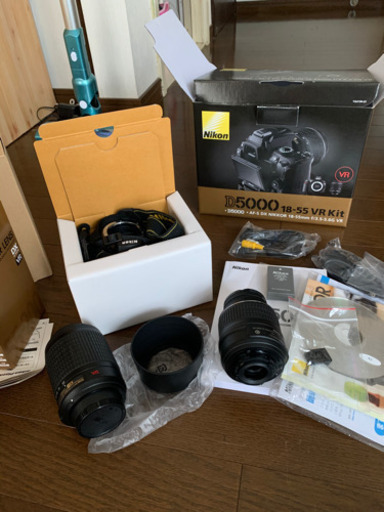 最終値下げ　早い者勝ち　Nikon D5000 ダブルズームキット