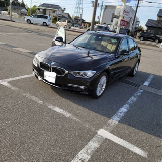 BMW 320i ラグジュアリー　スタッドレスタイヤ付き