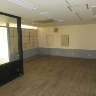 JR三宮駅まで3分、好立地♫ヘアセット内装居抜き物件♫美容系や物件、各種事務所に最適です♫ − 兵庫県