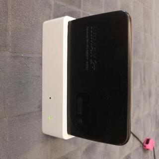 WiMAX WX02とクレードルの画像