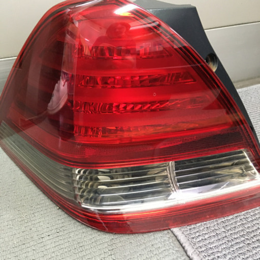 オデッセイ アブソルート テールランプ 純正
