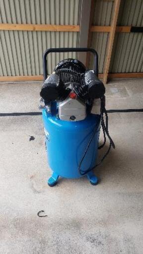 エアーコンプレッサー　大容量60L