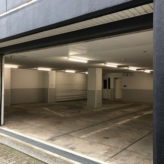 一坪2.000円　貸しビル　事務所、駐車場、倉庫、ご利用何でも可能‼️