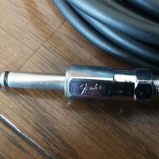 Fender（フェンダー）社製のフォンケーブル／シールドケーブル／ギター、キーボードケーブル（５m）です。の画像