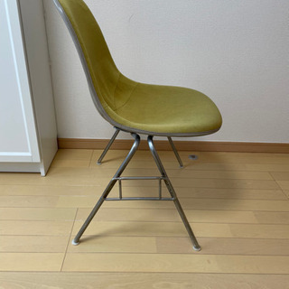 ハーマンミラー　シェルチェアの画像
