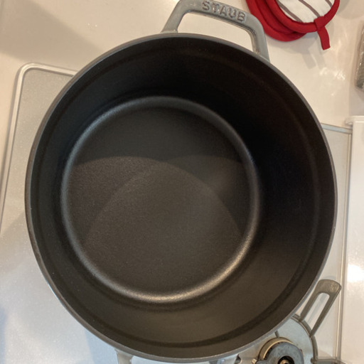 staub ストウブ　24センチ　グレー　鍋　鉄鍋