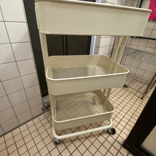 IKEA 車輪付きラックの画像