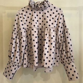 新品　トップス