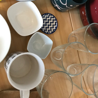食器 鍋  一式  あげます　無料の画像