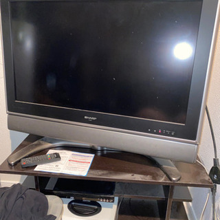 32型テレビとテレビボード