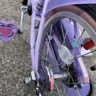 (受け渡し希望者有り）値下げ！女の子向け自転車・ヘルメットの画像
