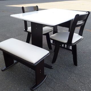 【値下げしました】NEO　HAWKS　シンプルモダンダイニングセットの画像