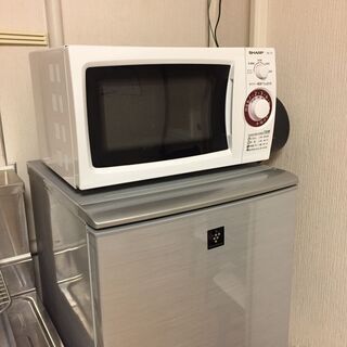 冷蔵庫と電子レンジです。無料です。