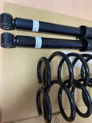 ホンダフリード　GB3 純正サスペンション　サスショック