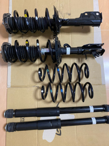 ホンダフリード　GB3 純正サスペンション　サスショック