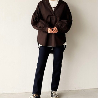 新品未使用　Auntie Rosa Holiday キーネックタックブラウス　チャコールGの画像