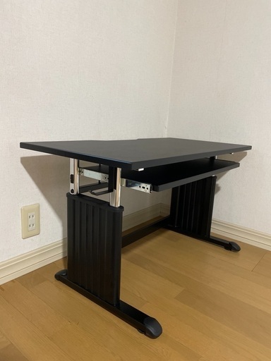 高さ調節可能　パソコンデスク