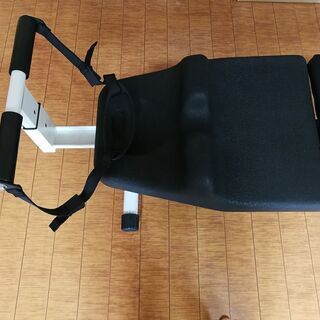 健康器具　背骨、腰けん引器具　整形外科にあるけん引の簡易版の画像