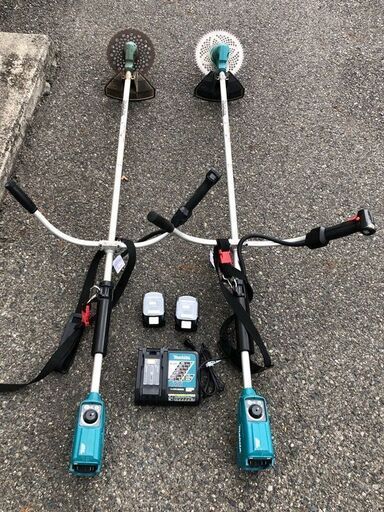 【店頭引き渡し限定】マキタ 充電式草刈機 18V 3.0AH MUR182UD 本体×2台 バッテリーBL1830×2個 充電器DC18RC×1個 その他諸々セット (※動作確認済)【質屋リサイクルマート宇部店】