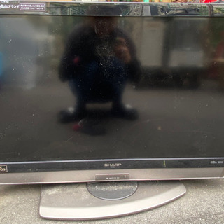 SHARP 2011年製　32型テレビ　カード付
