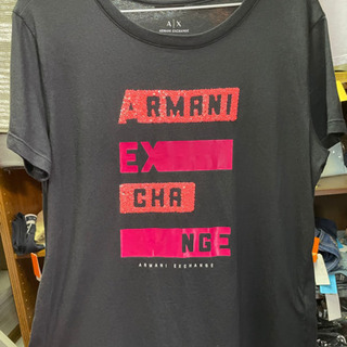 美品✩アルマーニ Tシャツ
