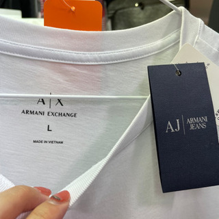 新品タグ付き✩アルマーニ Tシャツ メンズの画像