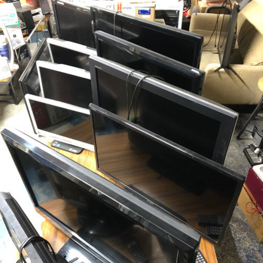 液晶テレビ　小さいの2000円　大きいの3000円