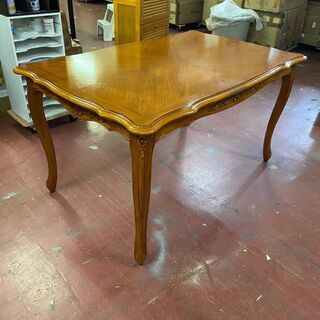 アウトレット イタリア調 フィオーレ ダイニングテーブル 幅135 彫刻