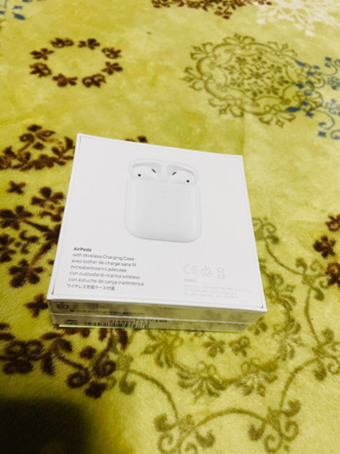 AirPods with Wireless Charging Case