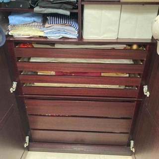 着物用の箪笥の画像