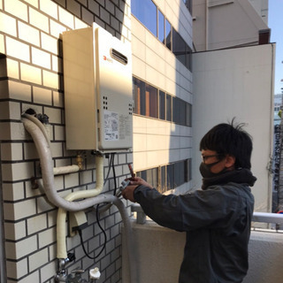 [社]ガス機器の取付/業務車両直行直帰/歩合給も貰える！経験者月収26万円+施工歩合(最低32万円)　未経験者月収24万円(見習い期間は同行))大阪府豊中市の画像
