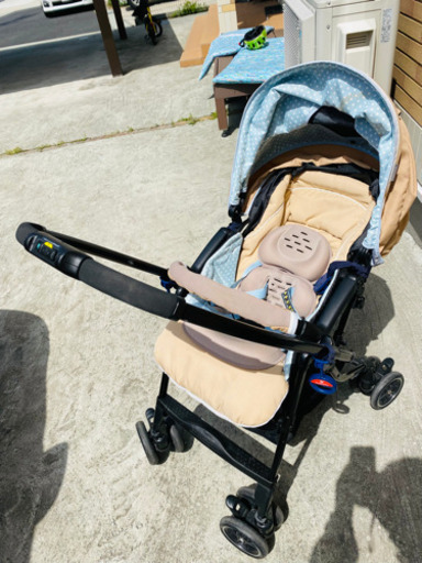 大人気　ベビーカー　コンビ　メチャカル