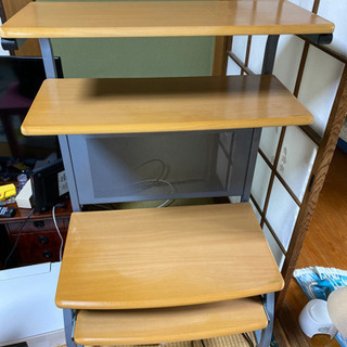 差し上げます　パソコンテーブル