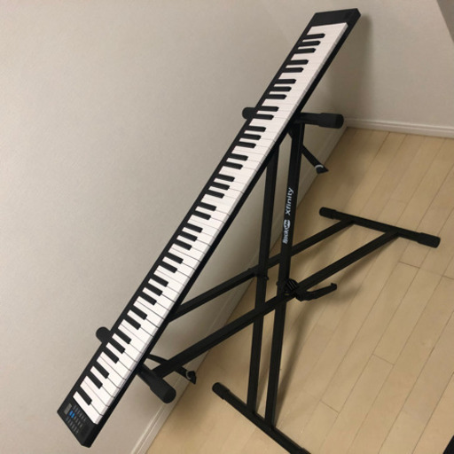 【折り畳み！88鍵盤電子ピアノ！】台付きです