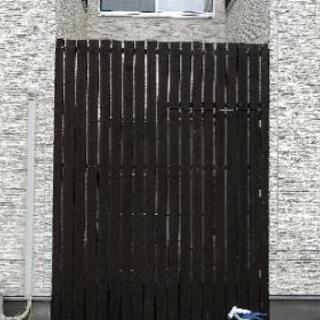 目隠しフェンス.ウッドの縦目もいいですね！