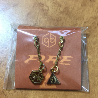 女王蜂　FIRE ピアス