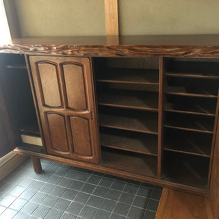 下駄箱　一枚板の画像