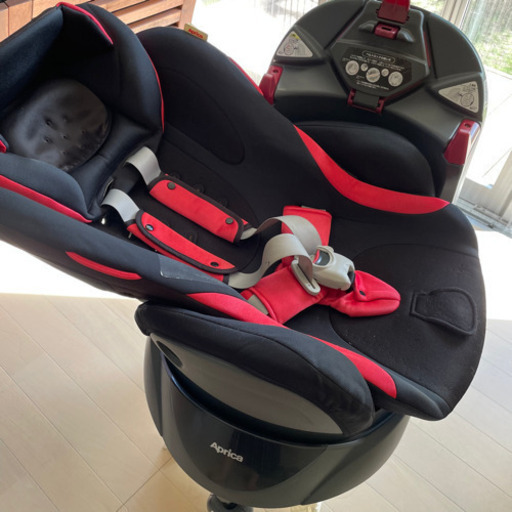 アップリカ チャイルドシート  回転式 ディアターンプラス