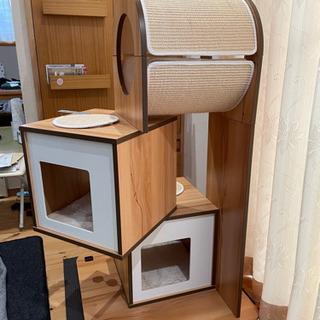 美品中古！　猫用　室内飼育用品　Vesperキャットタワーの画像