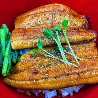 国産うなぎを安く食べられる店『赤坂邸』