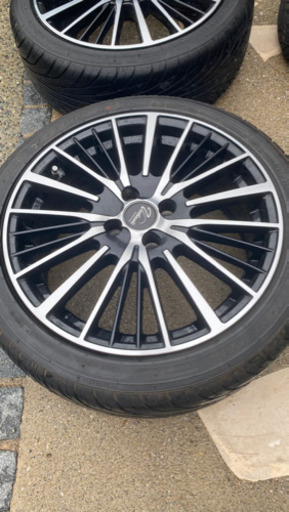 17ｲﾝﾁﾀｲﾔﾎｲｰﾙｾｯﾄコンパクトカー等に！