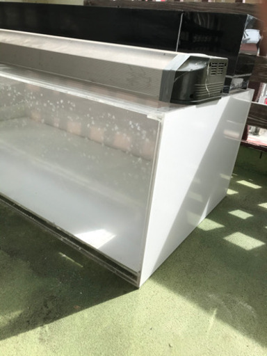 大型特殊アクリル水槽