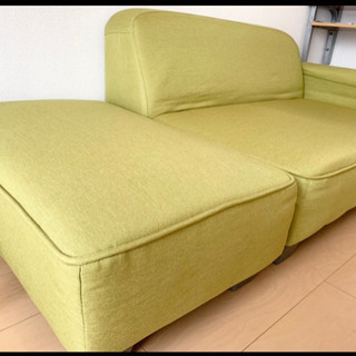 ソファー（オットマン、クッション２つ付き）の画像