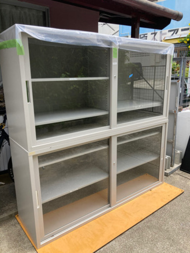 値下げ中‼︎オフィス棚　上下セット　上段鍵付き
