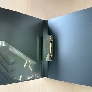 A4ファイル 2穴タイプを0円でお譲りします。商談中の画像