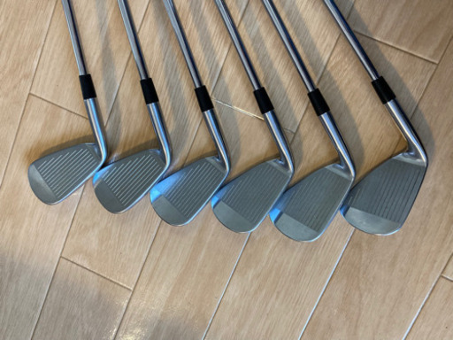 値下げしました【発送します】ミズノ　アイアン　DG S200　グリップ良好
